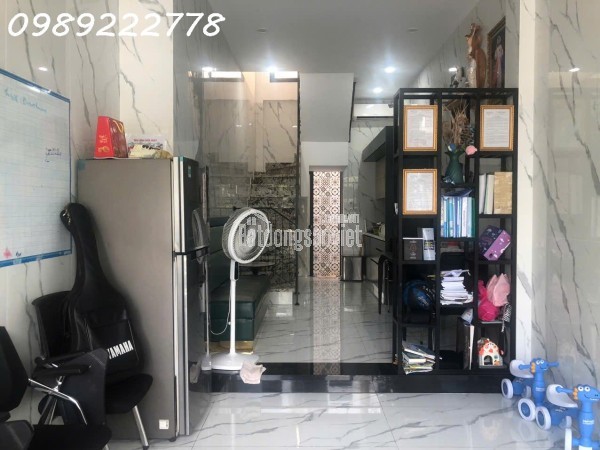 Cho thuê nguyên căn mặt tiền Trường Sa - 3.5X14M - 5 tầng mới 100% - Giá 35tr
+ Phù hợp làm vp