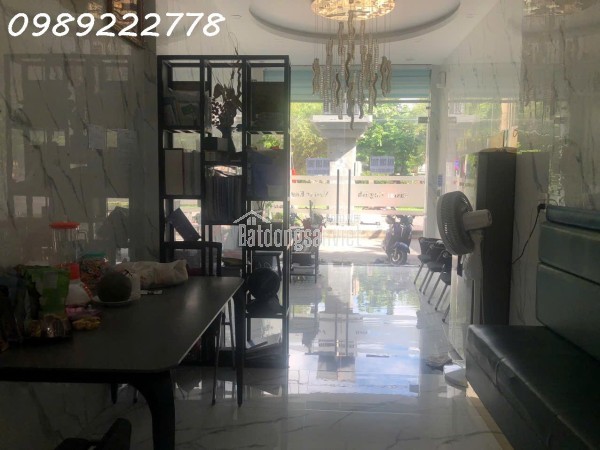 Cho thuê nguyên căn mặt tiền Trường Sa - 3.5X14M - 5 tầng mới 100% - Giá 35tr
+ Phù hợp làm vp
