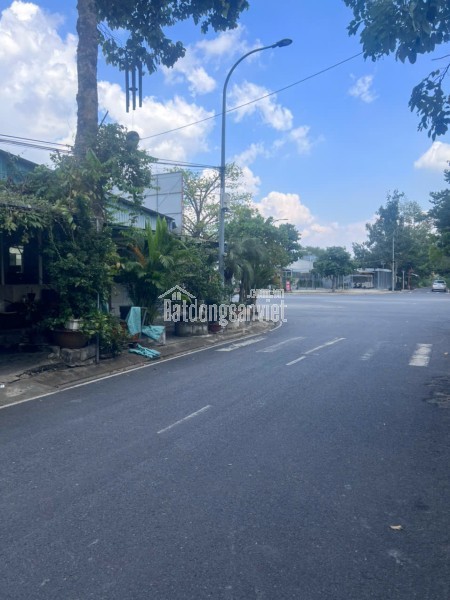 An cư Kdc Phú Xuân nhà phố 1 trệt 2 lầu , úp mái , mt trục chính 20m , giá 11,5 tỷ