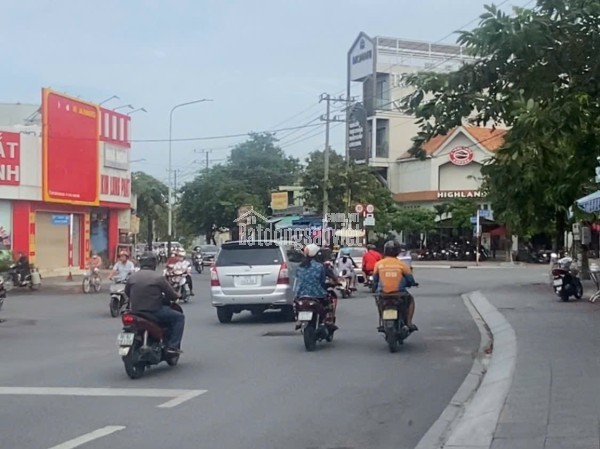 ĐẤT MẶT TIỀN KINH DOANH, ĐÔNG HÒA, DĨ AN, KỀ BIGC GO, 86M2, CHỈ 5,45 tỷ.
