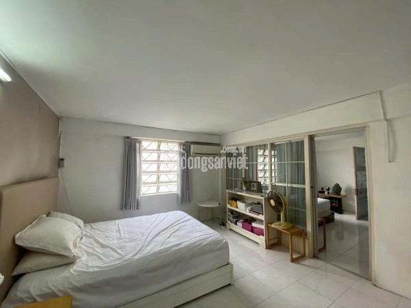 Anh tôi gửi bán gấp nhà Hẻm Xe Hơi Thành Thái, Quận 10 – 12 Tỷ – Nhà 5 Tầng Thang Máy