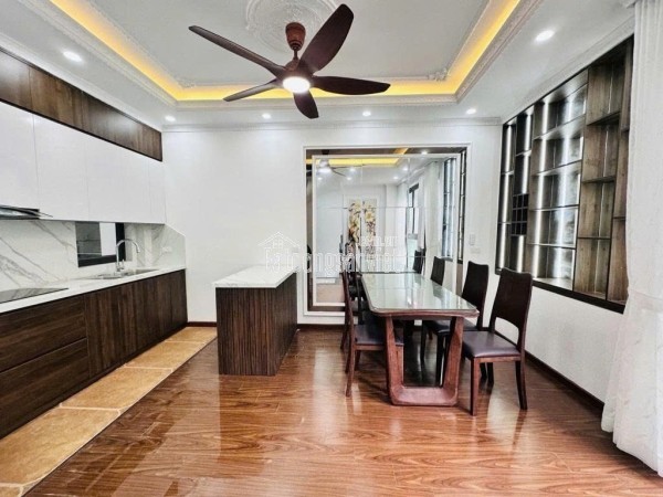 BÁN NHÀ ĐẸP Ở NGAY CẦU GIẤY PHẢI THẬT NHANH MỚI KỊP