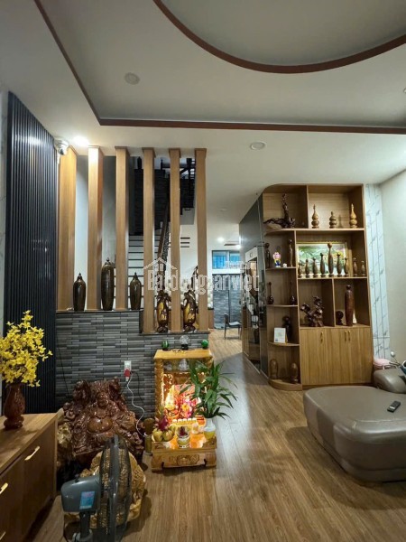 Nhà 1 trệt 3 lầu – Kinh doanh căn hộ siêu lợi nhuận
diện tích: Ngang 6m, tổng 138m² Giá bán : 12