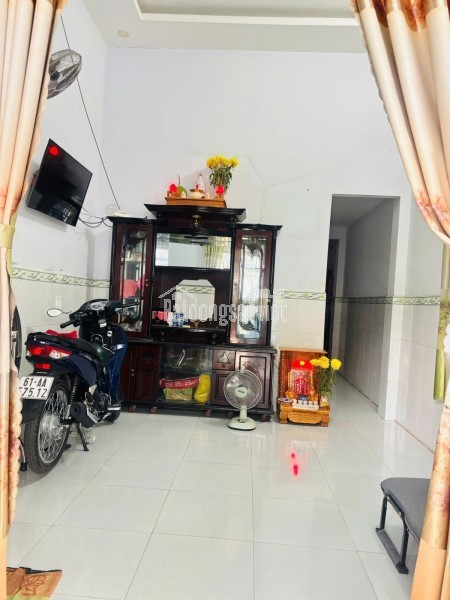 BÁN NHÀ MẶT TIỀN KHU VIP – 4 TẦNG CÓ THANG MÁY – ĐỐI DIỆN CHỢ, CẠNH TRUNG TÂM THƯƠNG MẠI