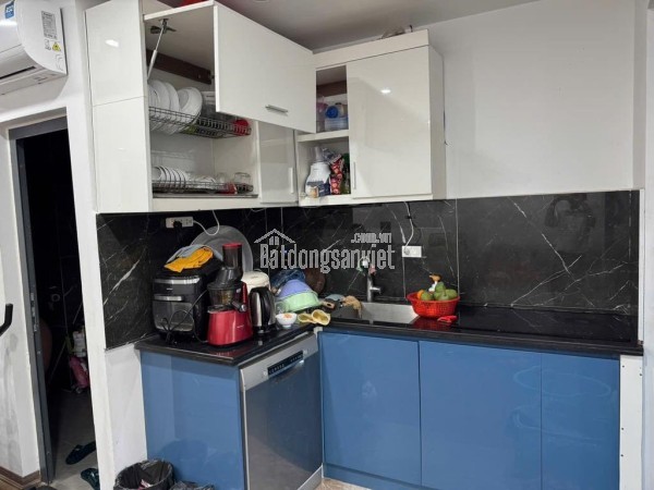 CĂN HỘ 10 PHÒNG DỊCH VỤ - SÁT CÔNG VIÊN HOÀ BÌNH; GIÁ 200TR/M2