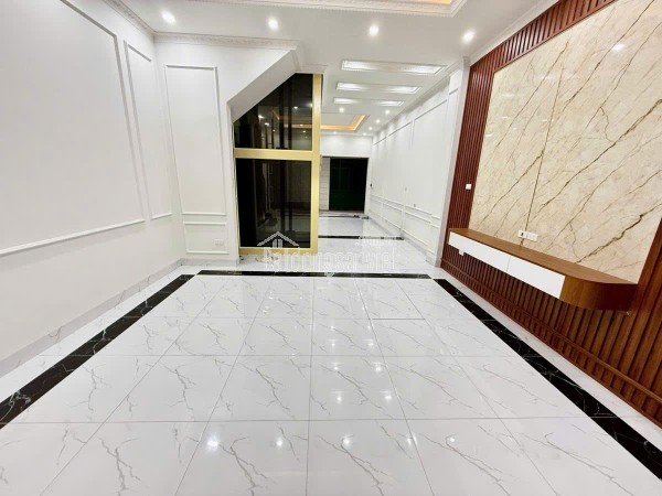 20 tỷ, khu Phân lô Lê Trọng Tấn 65m, 5 tầng, thang máy, mặt tiền 5m, kinh doanh