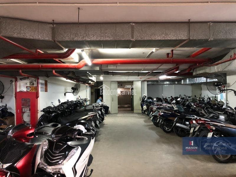 Bán toà văn phòng hạng B lô góc 2 mặt phố- Phố Huế- Đại Cồ Việt- 525m2- 12 tầng giá 5XX tỷ