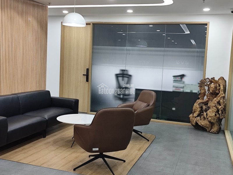 Bán toà văn phòng hạng B lô góc 2 mặt phố- Phố Huế- Đại Cồ Việt- 525m2- 12 tầng giá 5XX tỷ
