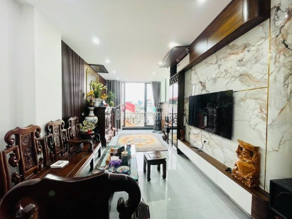 NHÀ ĐẸP Ở NGAY - GIÁ ĐẦU TƯ - HIẾM - NGÕ THÔNG - GẦN PHỐ - MẶT TIỀN RỘNG- TẶNG FULL NỘI THẤT.