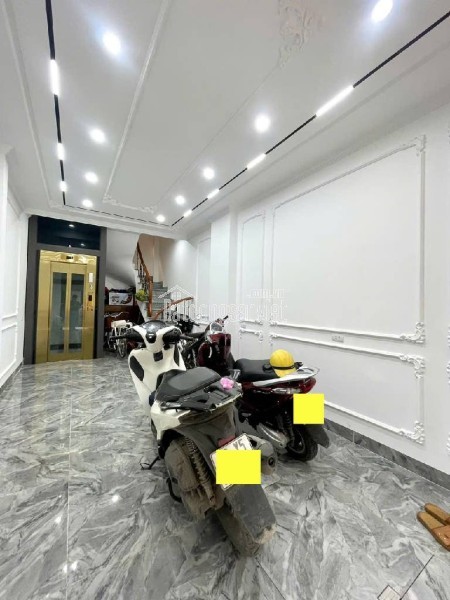 NHÀ ĐẸP Ở NGAY - GIÁ ĐẦU TƯ - HIẾM - NGÕ THÔNG - GẦN PHỐ - MẶT TIỀN RỘNG- TẶNG FULL NỘI THẤT.