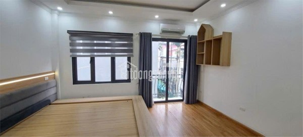 Bán nhà ngõ 564 Nguyen văn Cừ, Bồ Đề,35m 5T oto ,KD, 7,6 tỷ .