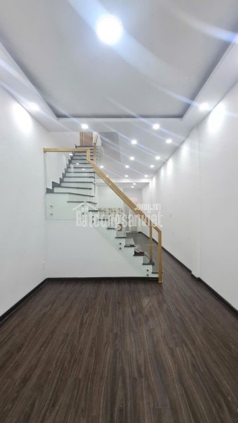 Nhà đường B1 Bùi Phùng VCN Phước Hải - Sổ hoàn công : Giá bán bao sang sổ 9.650
Liên hệ : e để