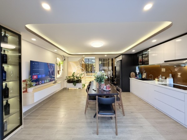 Gò Vấp nhà trong ngõ 5 tầng, 80m2, 4 phòng ngủ, sổ hồng trao tay, giá hời chỉ 9.5 tỷ - Cơ hội an