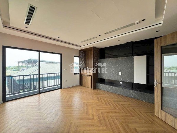 NHÀ ĐẸP LONG BIÊN – LÔ GÓC 3 MẶT THOÁNG – THANG MÁY – 6 TẦNG – Ô TÔ VÀO NHÀ 🚗
Dt 40m x 5m Mặt tiền