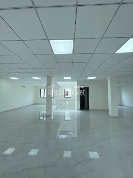 cho thuê nhà mặt tiền nguyên căn đường lê đinh thám giao duy tân 3 tầng dt 600 m2