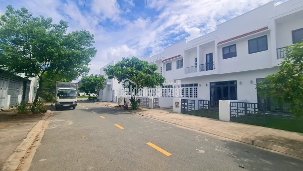 Sở hữu Nhà phố  1 TRỆT 1 LẦU ngay KCN Phước Đông, chỉ từ 579Tr