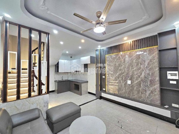 BÁN NHÀ ĐẶNG VŨ HỶ LONG BIEN 5 TẦNG MỚI ĐẸP LONG LANH GIÁ NHỈNH 5TY