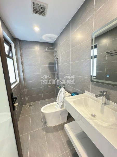BÁN NHÀ ĐẶNG VŨ HỶ LONG BIEN 5 TẦNG MỚI ĐẸP LONG LANH GIÁ NHỈNH 5TY