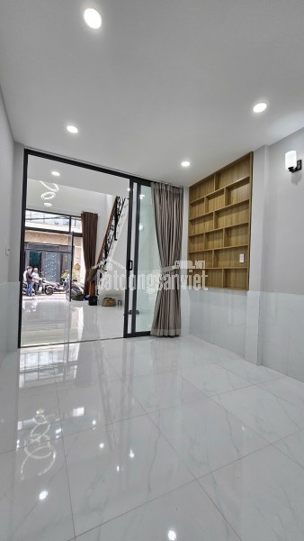 SÁT MẶT TIỀN ĐƯỜNG Q4 
CÓ 2 TỶ -  3 TẦNG