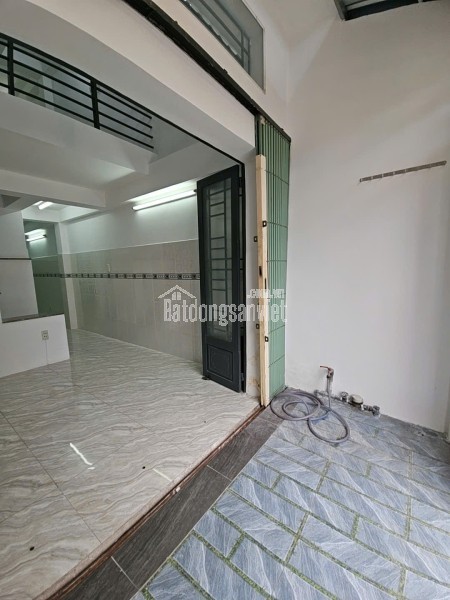 SÁT MẶT TIỀN ĐƯỜNG Q4 
CÓ 2 TỶ -  3 TẦNG