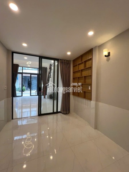 SÁT MẶT TIỀN ĐƯỜNG Q4 
CÓ 2 TỶ -  3 TẦNG