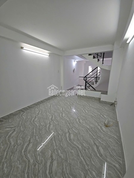 SÁT MẶT TIỀN ĐƯỜNG Q4 
CÓ 2 TỶ -  3 TẦNG