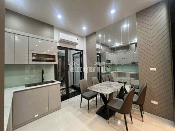 Hiếm Nhà Thạch Bàn 6 tầng – nội thất cao cấp – ô tô đỗ cửa
