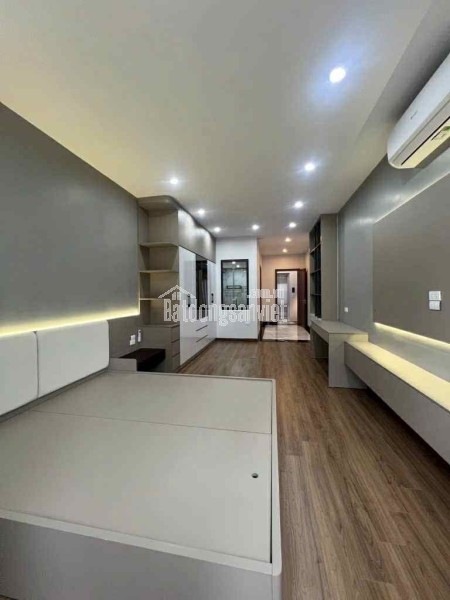 Hiếm Nhà Thạch Bàn 6 tầng – nội thất cao cấp – ô tô đỗ cửa
