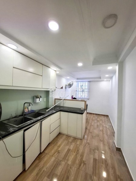 HIẾM -HẺM XE HƠI ĐỖ CỬA LÊ VĂN SỸ Q3 - NHÀ ĐẸP - TRỆT, 3 LẦU, SÂN THƯỢNG - NỞ HẬU TÀI LỘC - CHỈ
