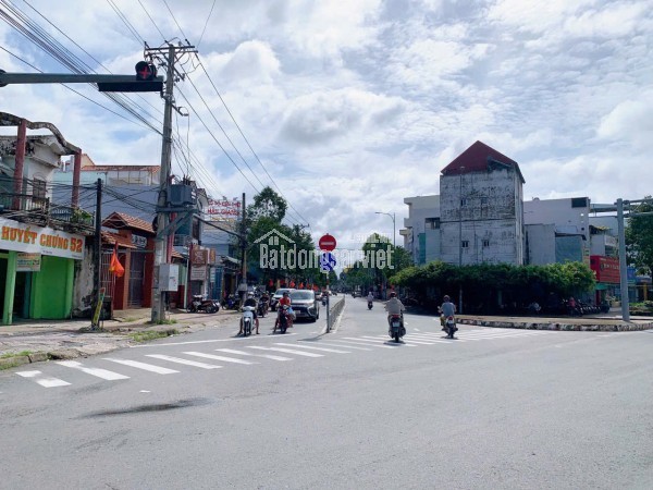 NHÀ PHỐ BÌNH THUỶ,CẦN THƠ – 10x60m(600m2) – 1 trệt 1 lầu – khu vực trung tâm – Giá bán 35 tỷ ( có