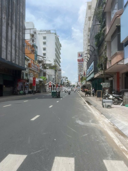 MẶT TIỀN KINH DOANH AN ĐIỀM QUẬN 5 - 5 LẦU + THANG MÁY – KHU VỰC HIẾM NHÀ BÁN