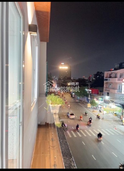 Bán nhà mặt tiền Đinh Bộ Lĩnh phường bình thành tp HCM , 4 tầng , mặt tiền rộng 4,6 mét, giá 8,9 tỷ