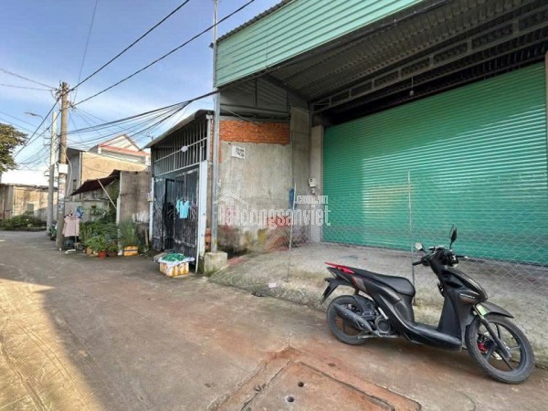 Kho 4t.ỷ Thới Tam Thôn, Hóc Môn, đường ôtô .
Lh 07838 +93838 để xem kho