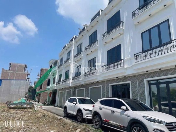 BÁN NHÀ 2 TẦNG ĐỘC LẬP – SÂN CỔNG – 2 MẶT NGÕ TẠI QUỲNH HOÀNG, NAM SƠN