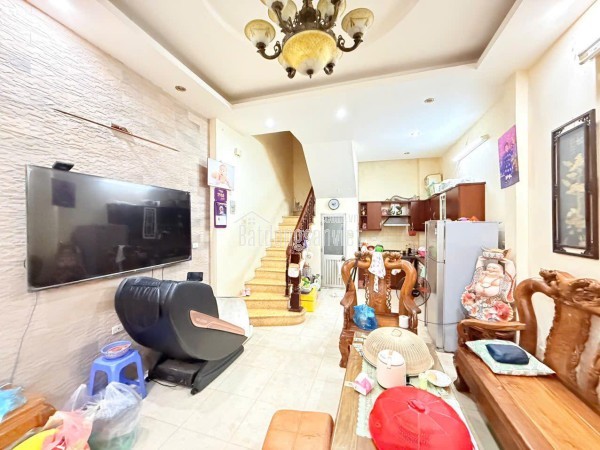 Bán nhà Phố Xốm 48m2, 6 tầng, thang máy, ô tô tránh, nhà mới ở ngay