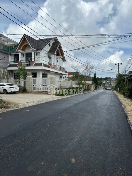 CHO THUÊ VILLA SÂN VƯỜN NGÔ TẤT TỐ PHUONG 8 ĐÀ LẠT