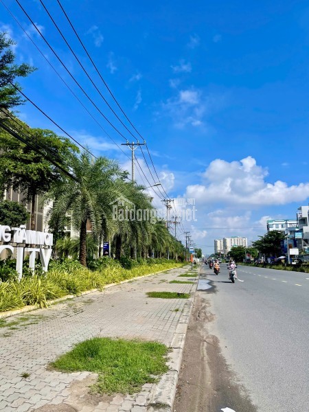 Nhà 4 tầng, 1 xẹt Đỗ Xuân Hợp, Phước Long B (Q9 cũ), đối diện chợ, 4 phòng ngủ, nhỉnh 5 tỷ