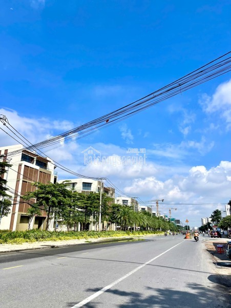 Nhà 4 tầng, 1 xẹt Đỗ Xuân Hợp, Phước Long B (Q9 cũ), đối diện chợ, 4 phòng ngủ, nhỉnh 5 tỷ