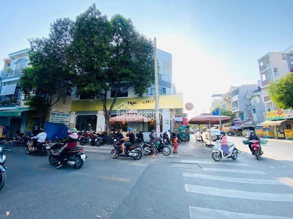 MẶT TIỀN KINH DOANH PHAN VĂN HỚN 4 TẦNG, 4,5 x 20 NỞ HẬU, NHỈNH 12🧄