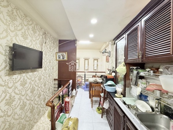 HÀNG HIẾM - NHÀ 4 TẦNG HẺM XE TẢI - NGANG KHỦNG 5.5M - HIỆP THÀNH