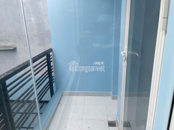 BÁN NHÀ TRUNG TÂM Q4
NGANG 3.6 DÀI 15 -4 TẤM HƠN 4 TỶ