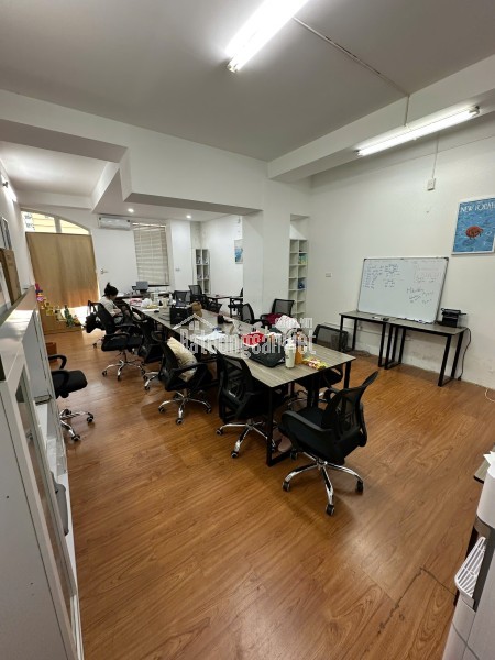 Cho thuê nhà mặt phố Hoàng Sâm, Cầu Giấy. DT 47m2 , MT 5m, 9 triệu/tháng. LH: 0916109086
