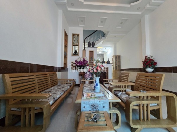 Bán nhà đường Man Thiện, Phường Tăng Nhơn Phú A, Q9, TP HCM, DT 70 m2, 3 tầng, 3PN, SH. Giá 8.35