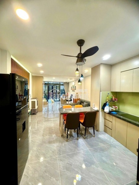 Bán nhà đường Man Thiện, Phường Tăng Nhơn Phú A, Q9, TP HCM, DT 70 m2, 3 tầng, 3PN, SH. Giá 8.35