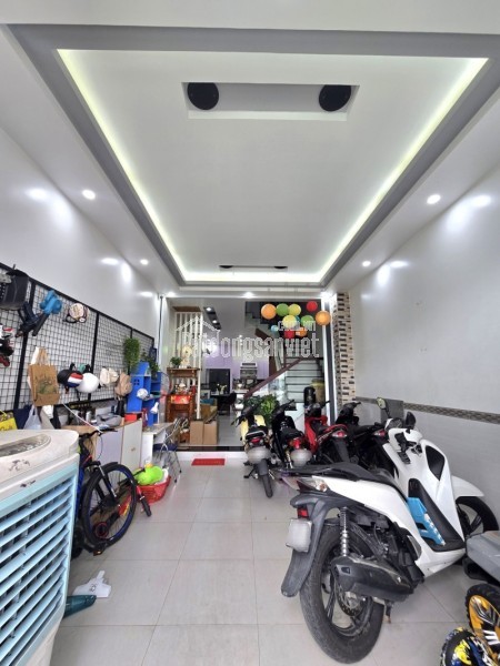 Bán nhà đường Man Thiện, Phường Tăng Nhơn Phú A, Q9, TP HCM, DT 70 m2, 3 tầng, 3PN, SH. Giá 8.35