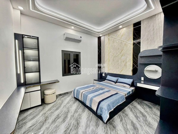 BÁN NHÀ PHỐ LIỀN KỀ LÀNG ĐẠI HỌC - SÁT METRO - THANH TOÁN CHỈ 1 TỶ