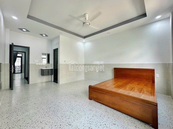 BÁN NHÀ PHỐ LIỀN KỀ LÀNG ĐẠI HỌC - SÁT METRO - THANH TOÁN CHỈ 1 TỶ