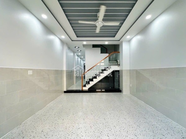 BÁN NHÀ PHỐ LIỀN KỀ LÀNG ĐẠI HỌC - SÁT METRO - THANH TOÁN CHỈ 1 TỶ