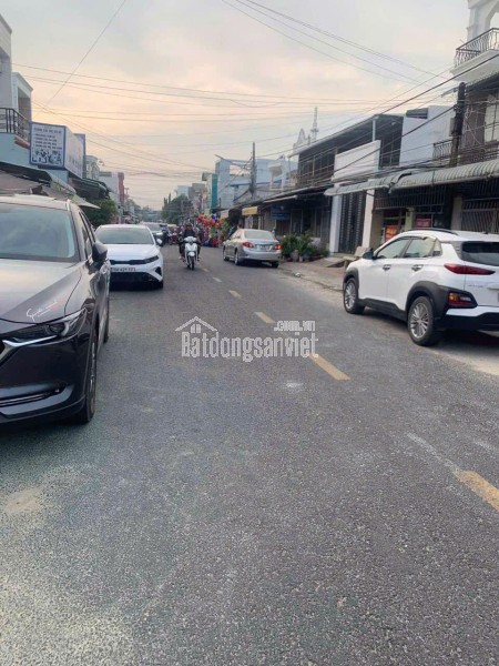 BÁN NHÀ PHỐ LIỀN KỀ LÀNG ĐẠI HỌC - SÁT METRO - THANH TOÁN CHỈ 1 TỶ