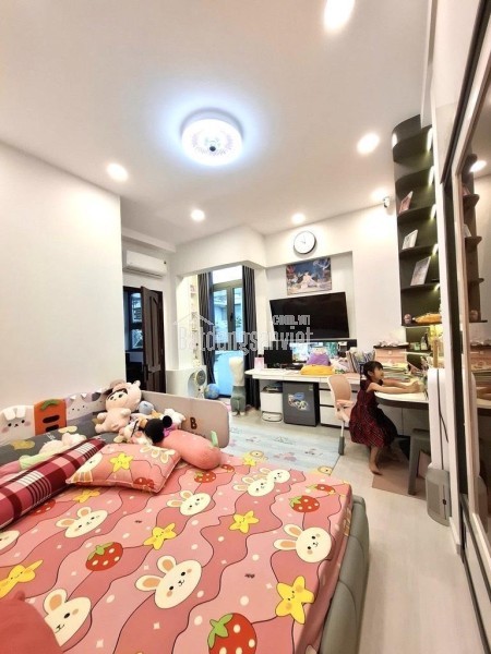 Bán nhà Q1 – Trần Hưng Đạo, vị trí vàng giữa lòng Sài Gòn.